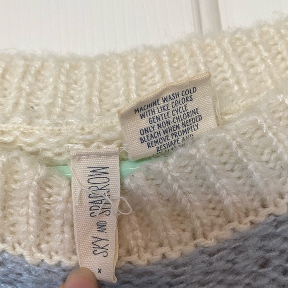 4 COLOR STRIPED PASTEL NATURAL EARTH TONE CROCHET SWEATER MEDIUM - Picture 3 of 3